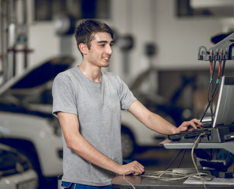 Take Your Auto Shop to the Next Level with User-Friendly Mechanic Invoice Software