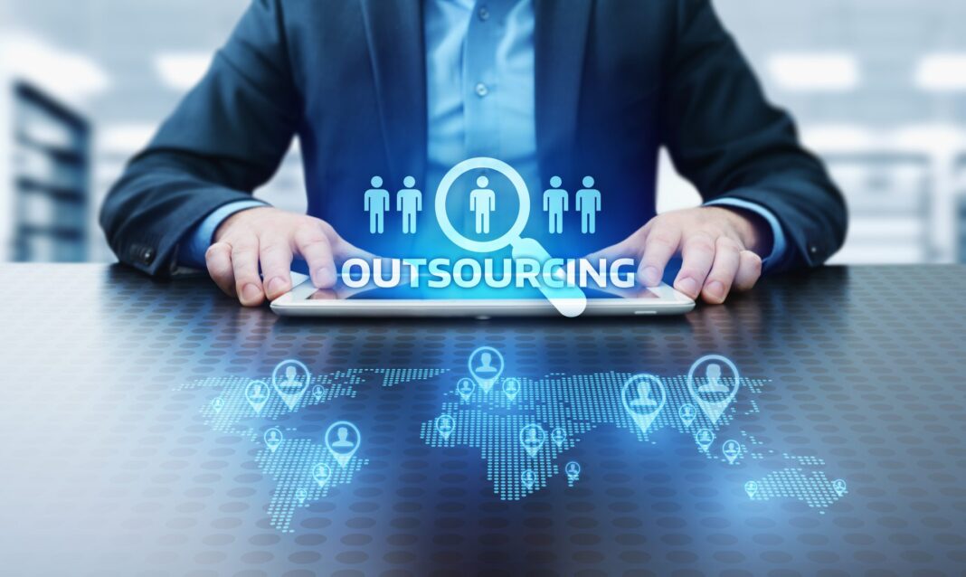 Outsourcing HR