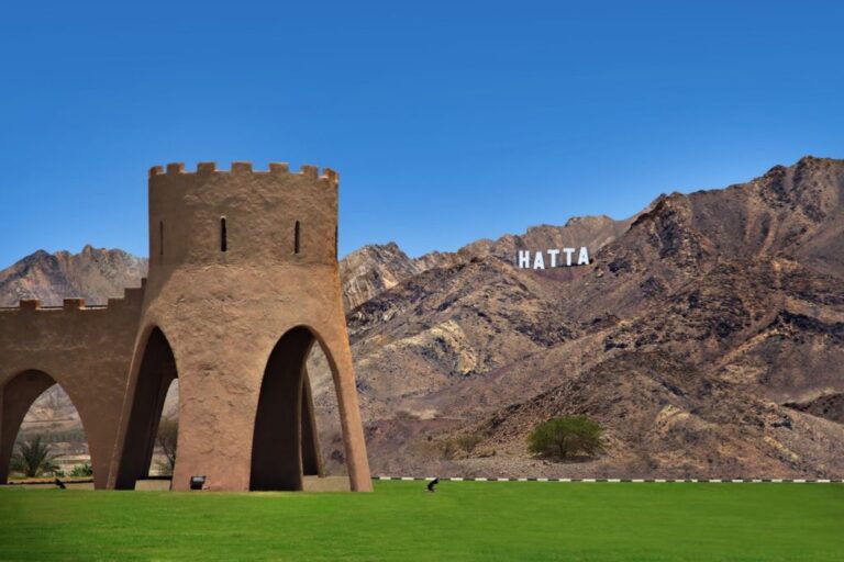 What are the biggest attractions of the Hatta tour?