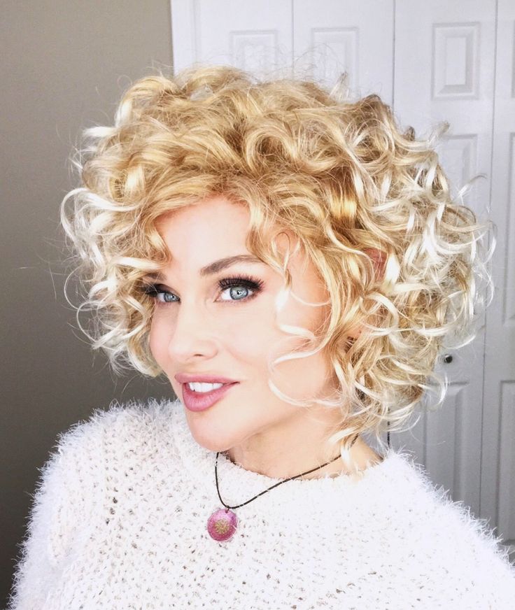 short curly wigs